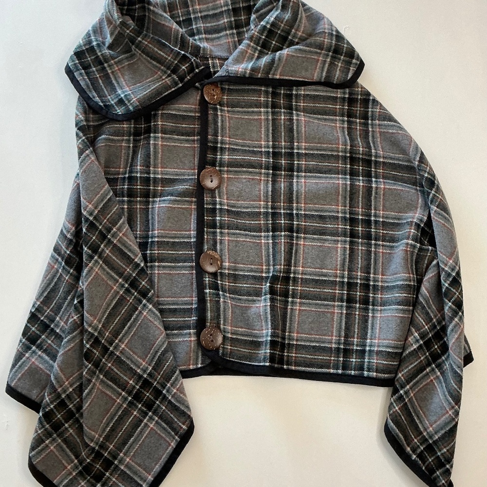 Women’s Plaid Poncho Large buttons OS Fall Fashion